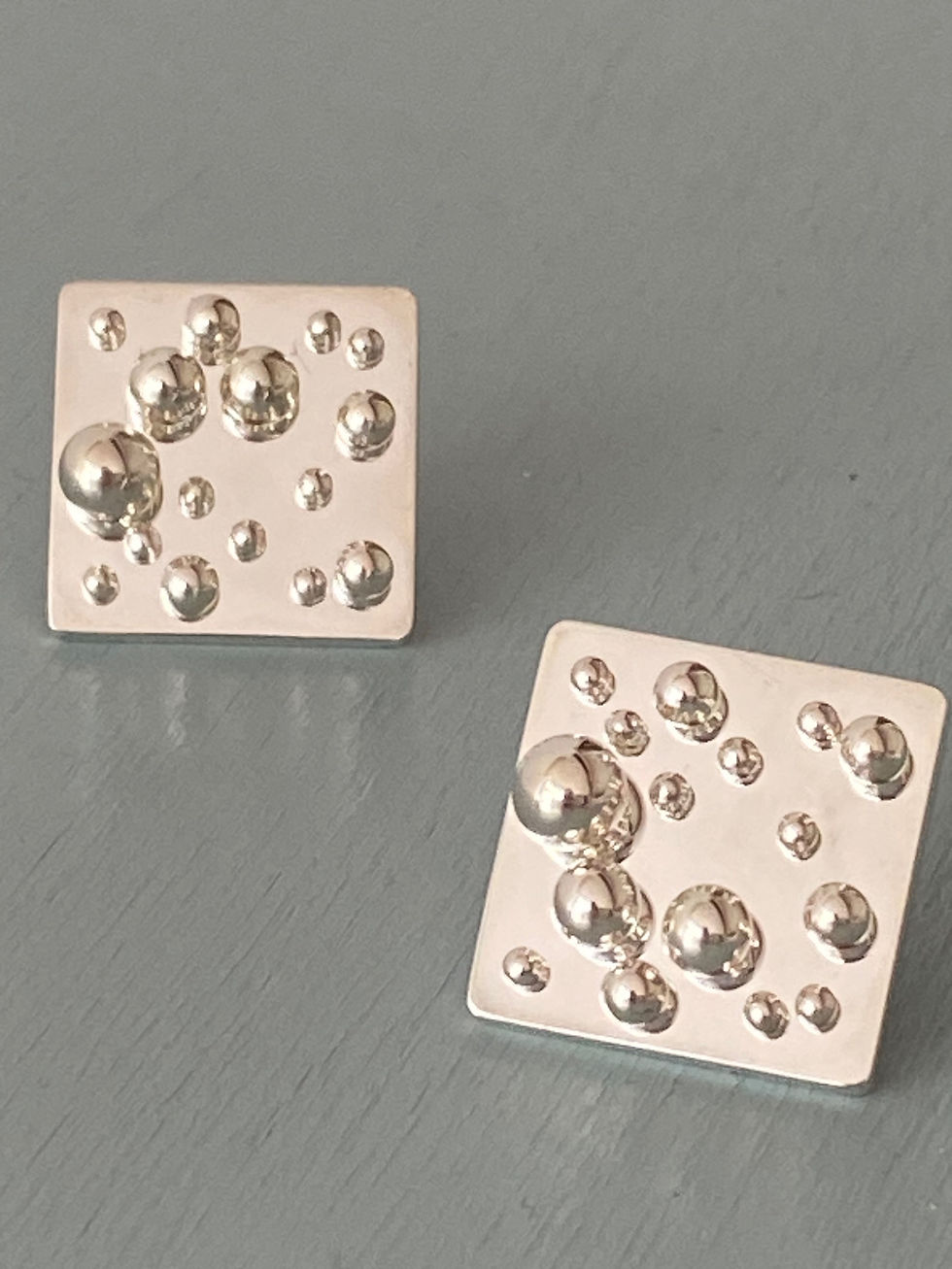 Miniature : Pol Bury, boucles d’oreilles et bague cinétiques