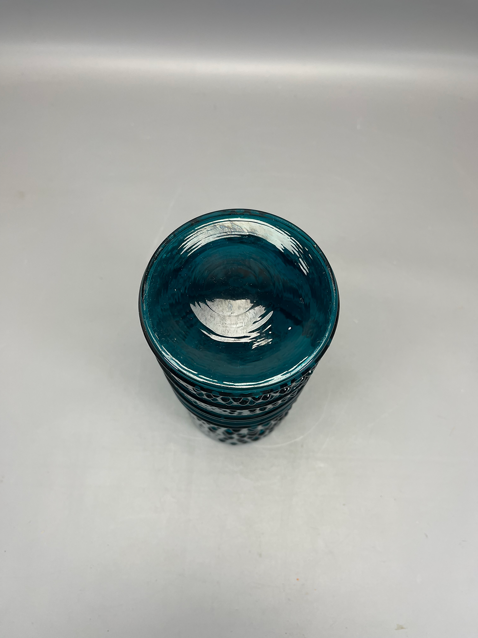 Thumbnail: Blauwgroene ronde structuur vaas
