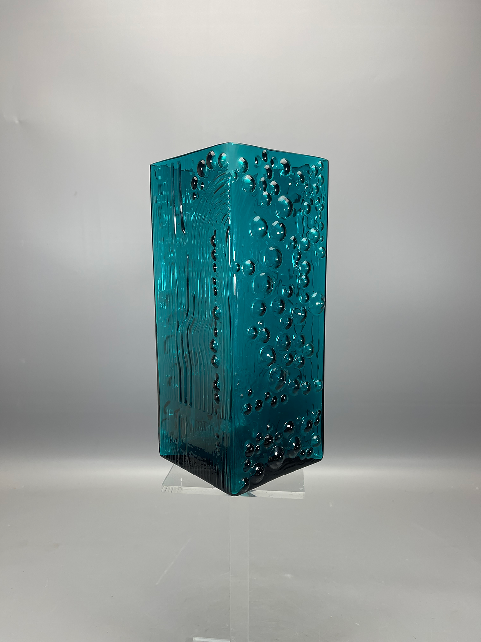 Thumbnail: Blauwgroene vierkante structuur vaas