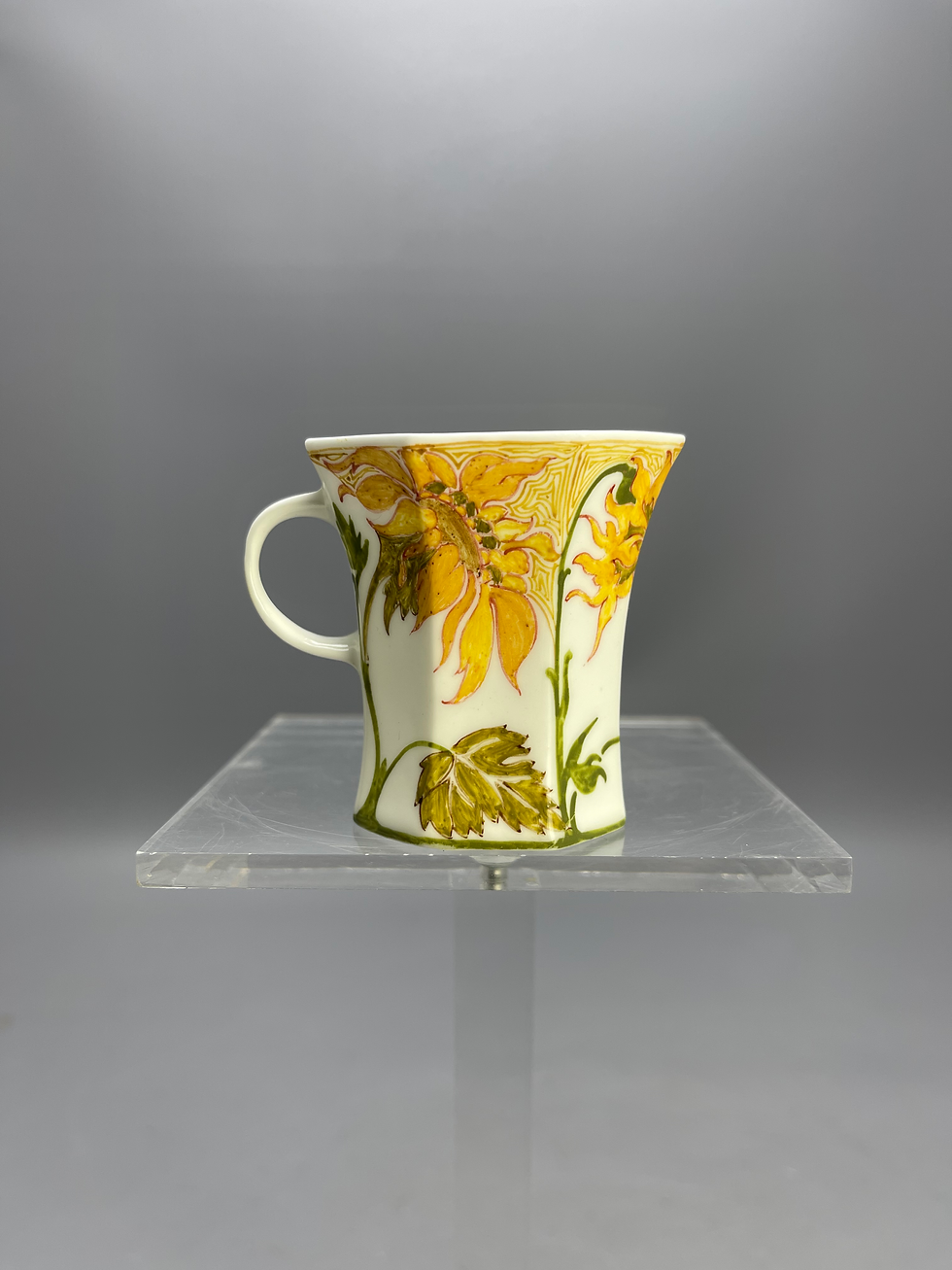 Thumbnail: Amphora eierschaal kop en schotel