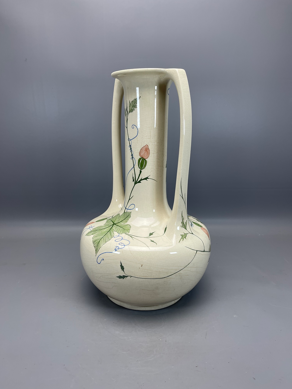 Thumbnail: Grote Amphora vaas met bloemen decor
