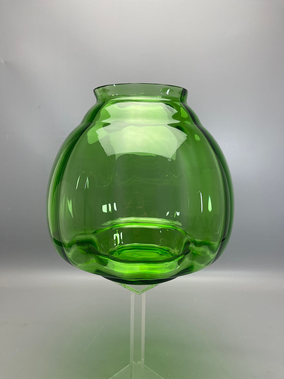 Thumbnail: Appelgroene Flora Vaas van A.D.Copier
