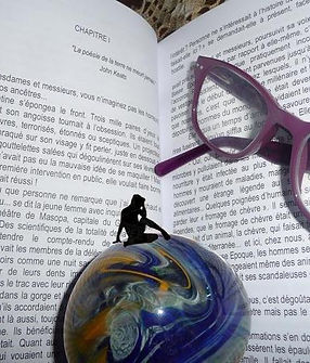 livre et lunette