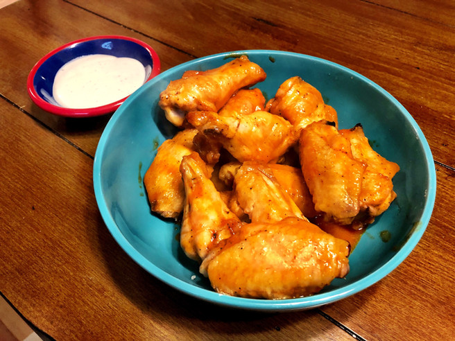 Buffalo Garlic Chicken Wings