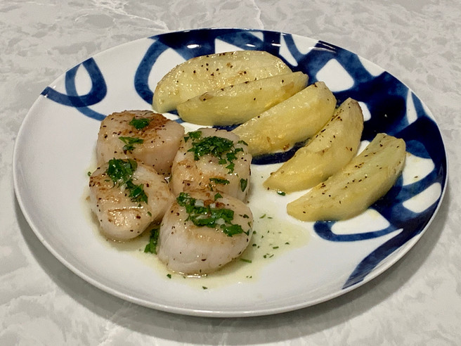 Seared Scallops with Lemon Garlic Parsley Sauce & Lemon Potatoes