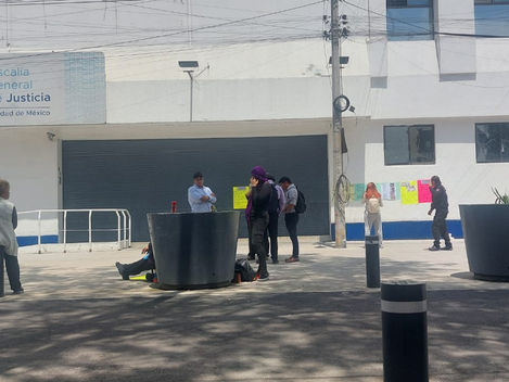 Activista del Colectivo Génesis se instala en huelga de hambre en FGJ-CDMX