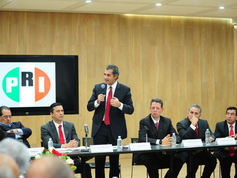 Anuncia dirigente del PRI reunión entre legisladores estatales y el presidente Enrique Peña Nieto