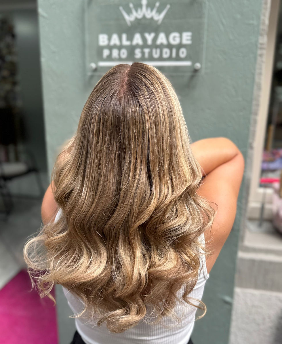 Balayage Konstanz Friseur Altstadt Olaplex Extensions Glossing studentenleben haarpflege balea locken lockenstab bodensee gloss dunkle haare heller werden blondexperte