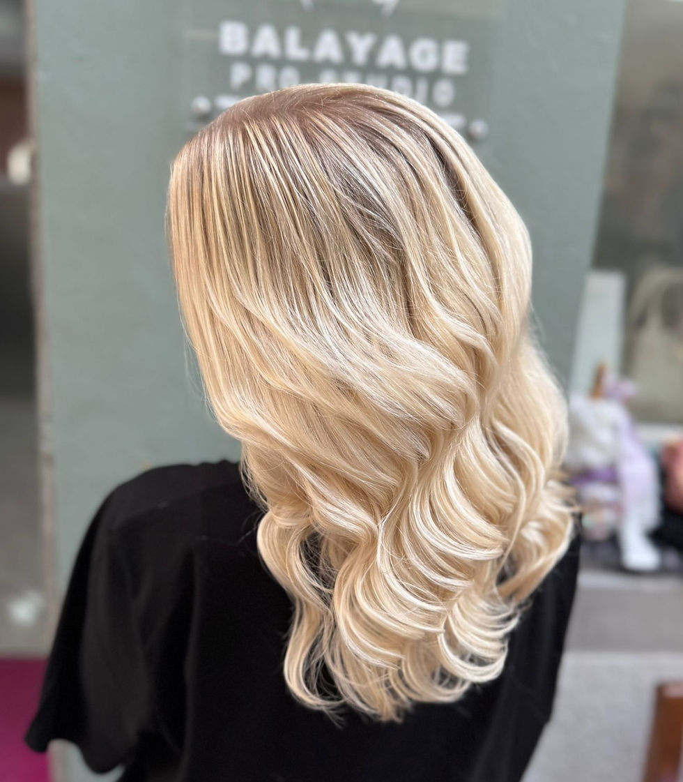 Balayage Pro Studio in der Altstadt von Konstanz – nachhaltiger Friseursalon mit Spezialisierung auf haarschonende Balayage und Olaplex Treatments.