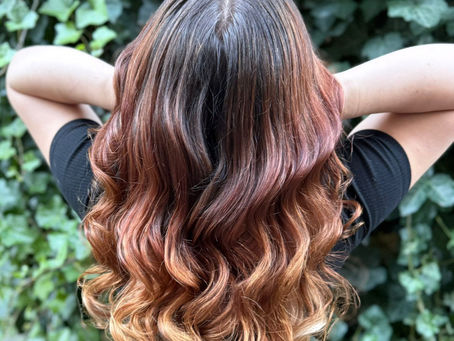 Sanft aufgehelltes Haar mit natürlichen Farbverläufen – haarschonende Balayage Altstadt Konstanz