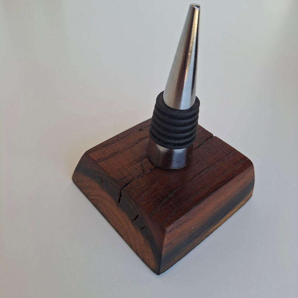 Thumbnail: Oak Barrel Bottle Stopper