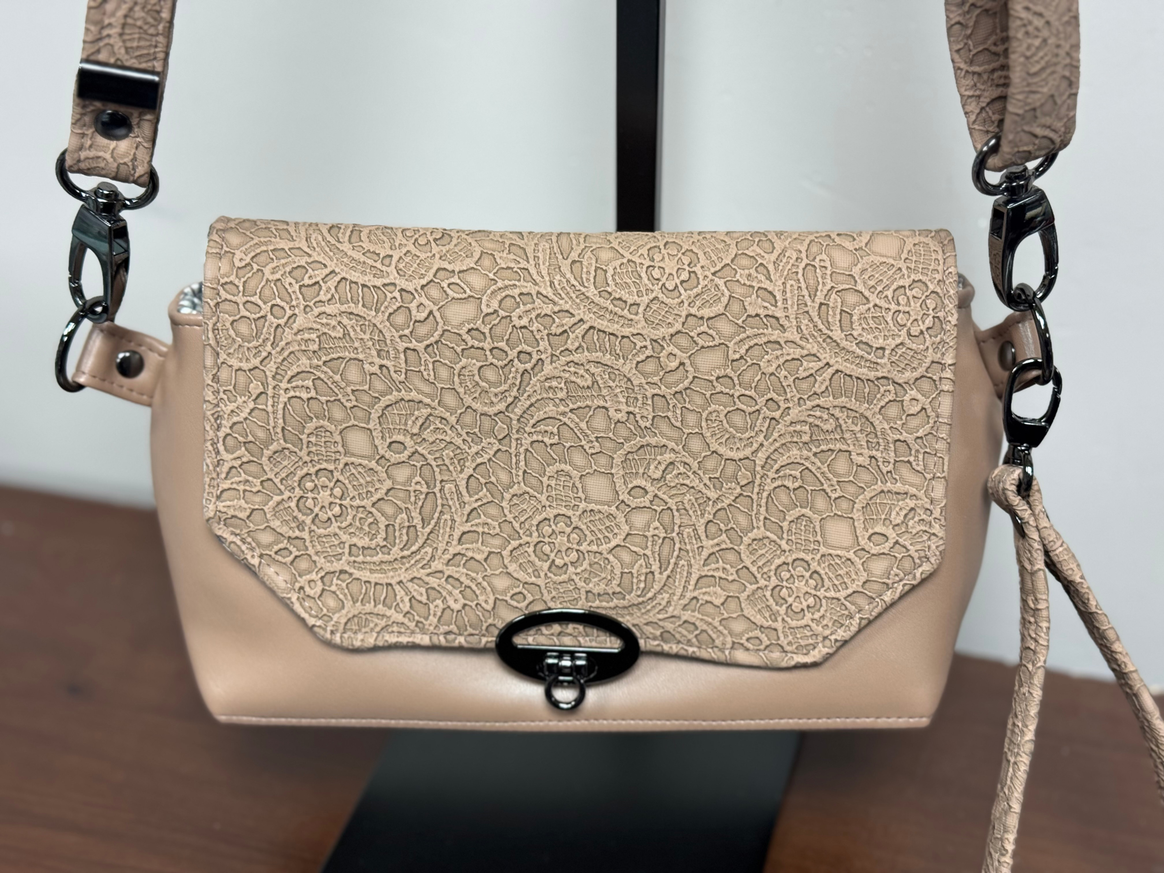 Bangle Crossbody - Lt Brown Lace