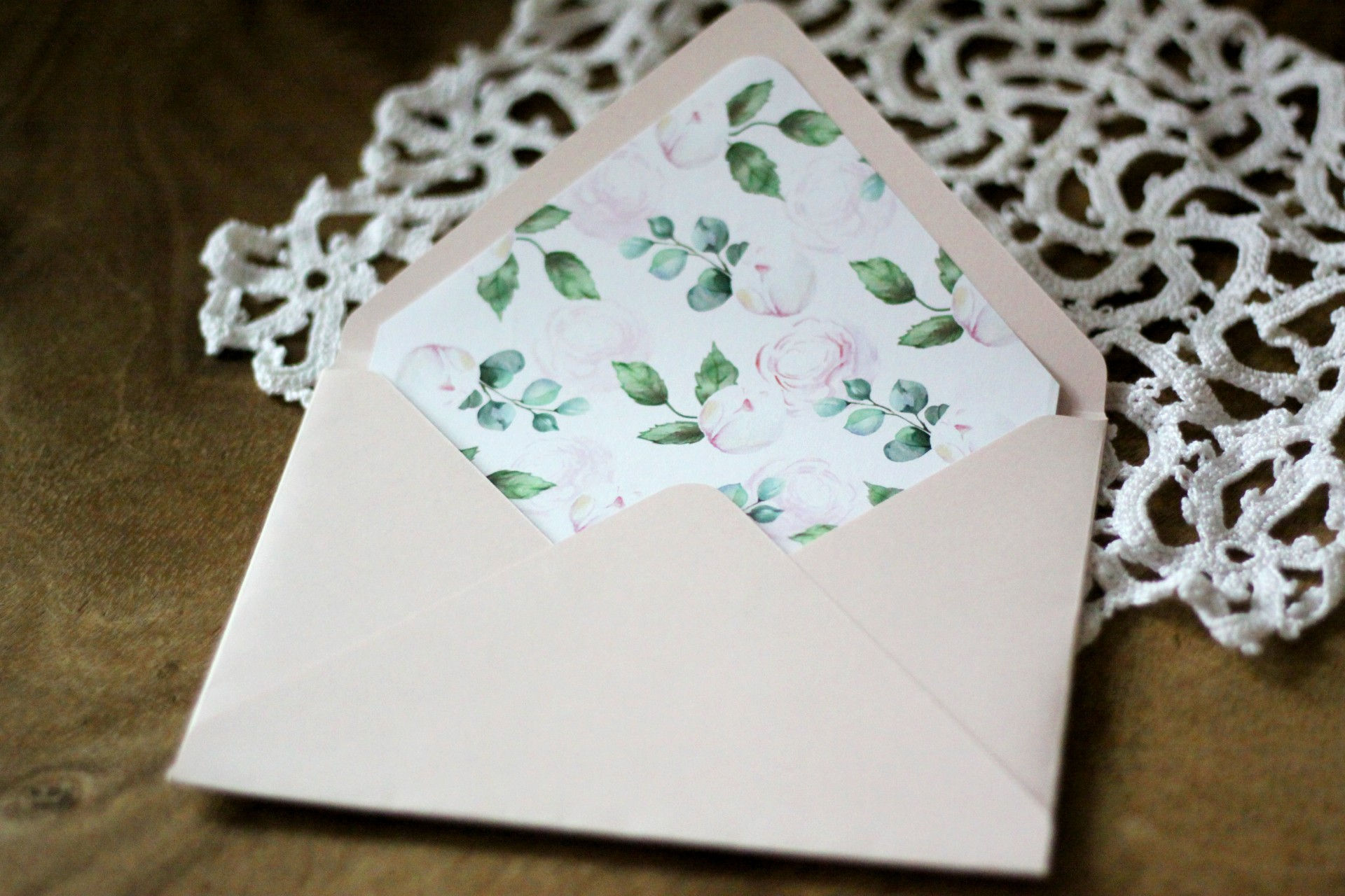 Obálka C6+ pudrová - Pivoňky Vintage