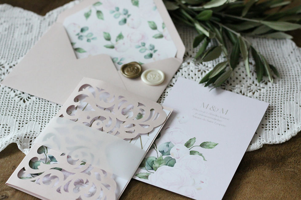 Miniatura: Svatební oznámení pudrově růžové blush růžovými pivoňkami a zelenými listy ve stylu boho glamour