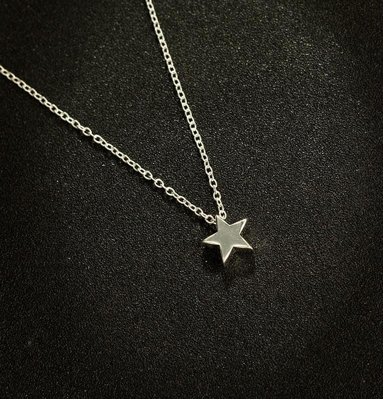 Thumbnail: Simple Fashion Ladies Short Clavicle Necklace Fashion Thick Gold And Silver Star