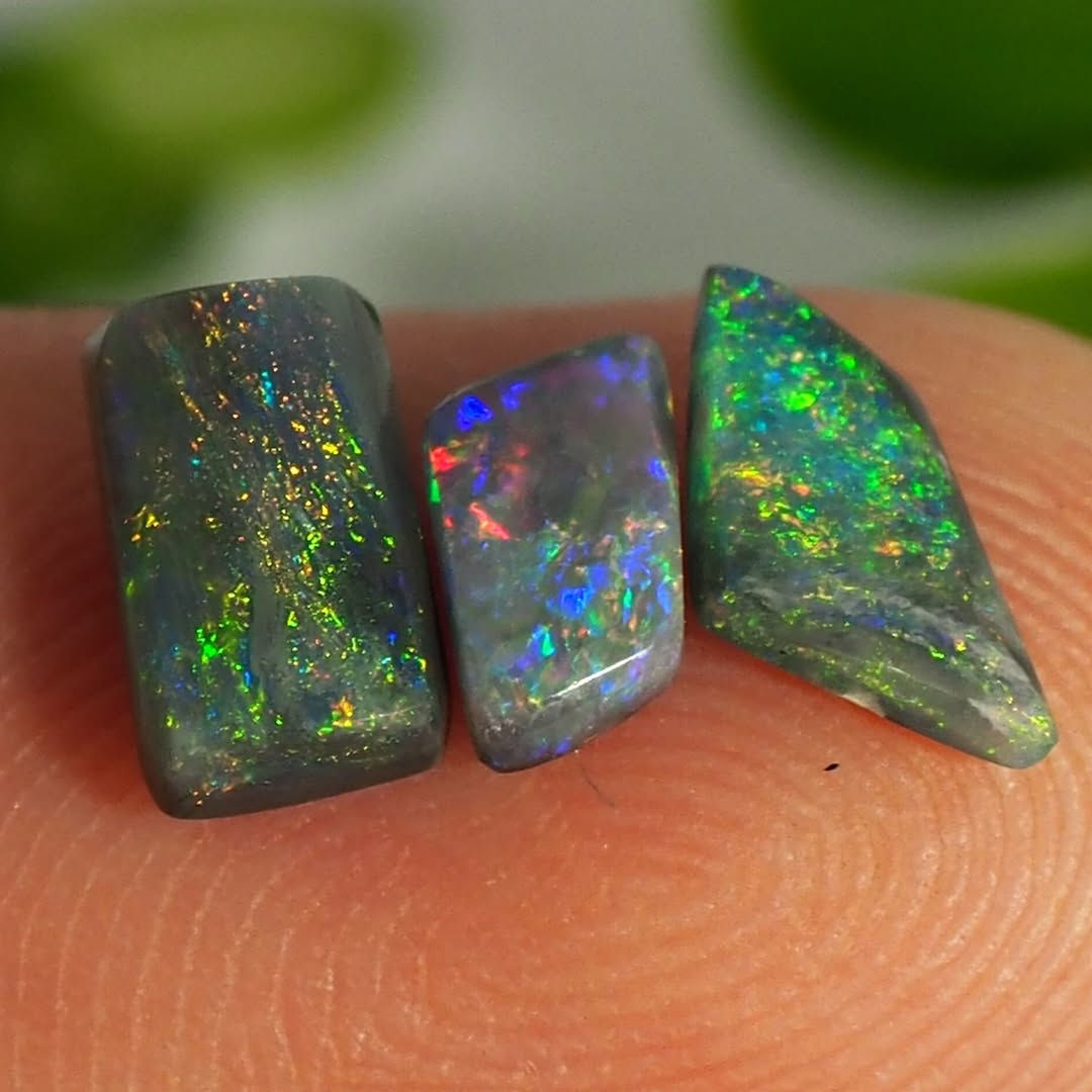 1.40CT LIGHTNING RIDGE OPAL AJ128