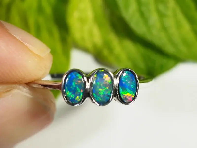 8.75CT DOUBLET OPAL RING SET IN SILVER OE132