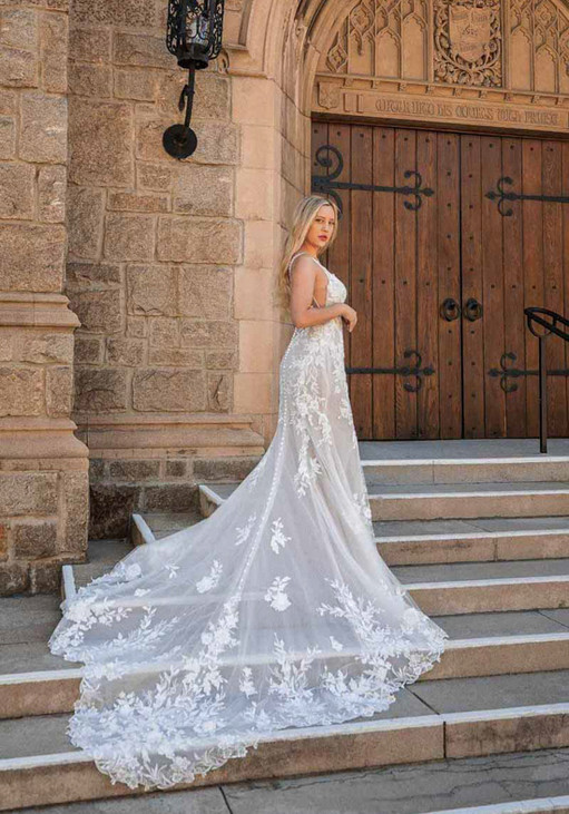 LONG TRAIN WEDDING DRESS | BRIDAL GALLERIA SAN ANTONIO BRIDAL STORE