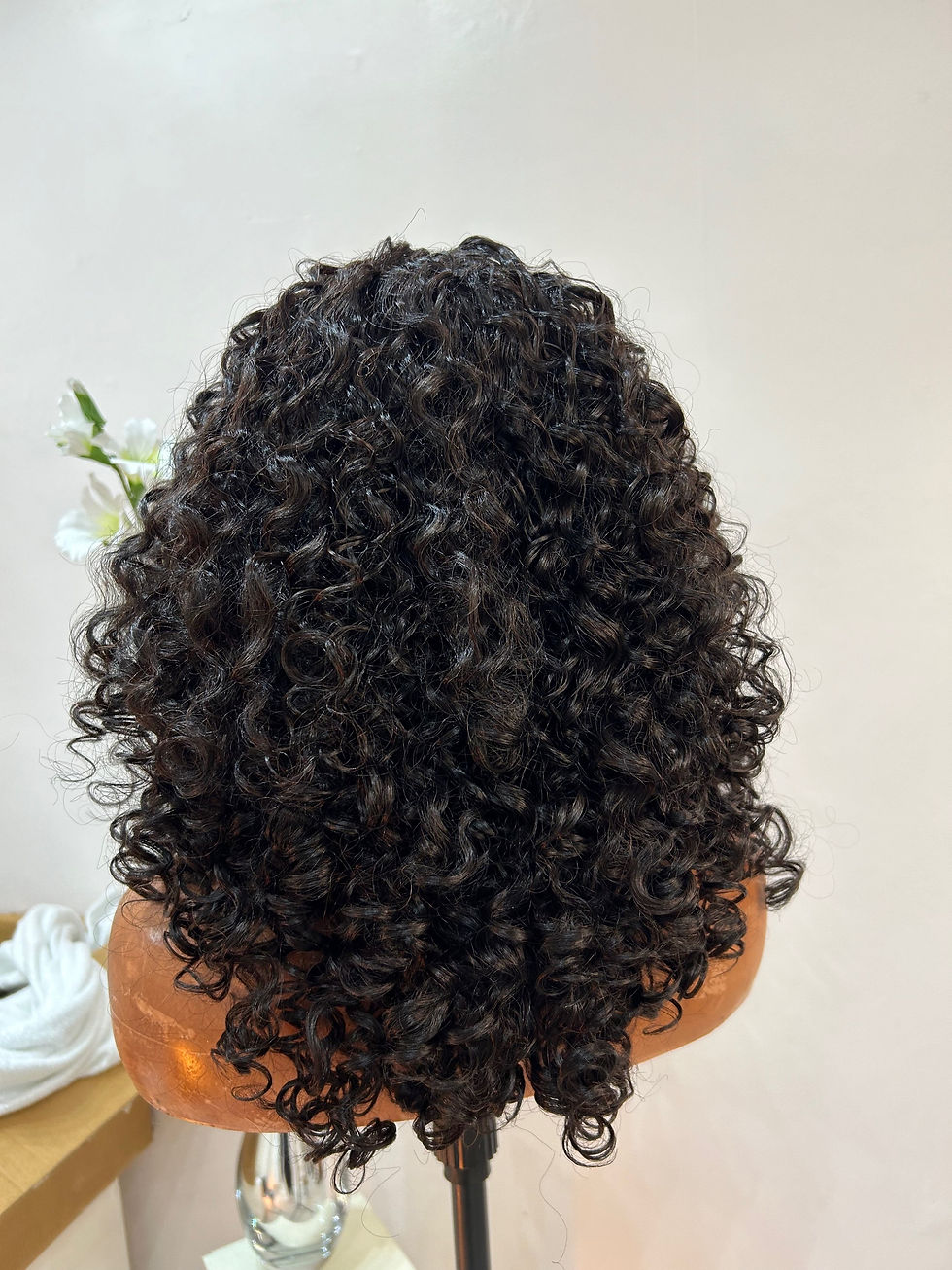 Thumbnail: Leanah (T-part) lace wig