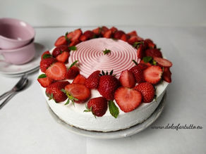Kwarktaart met aardbeienmousse
