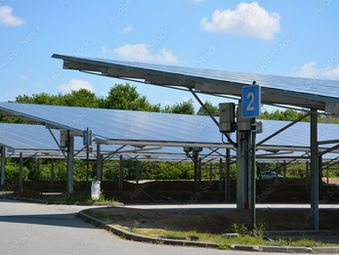 Ombrières photovoltaïques obligatoires : une échéance clé pour 2026