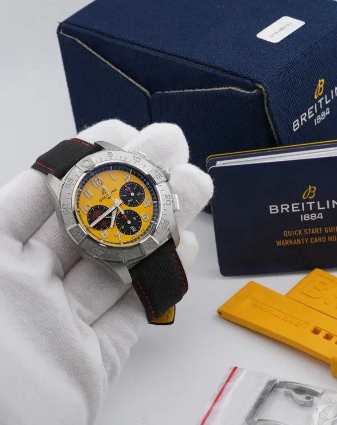 Thumbnail: Breitling Avenger B01 Chronograph Cobra Limited Edition 44mm (AB01474A1I1X1)