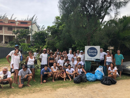 Associação Barra Limpa promove mutirão de limpeza na praia