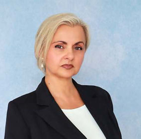 Elizabeth is a ‘listen first’ type of MC person.
Listens first to what’s important to you. Then asks,
‘What does your perfect event look like?’
What are the outcomes you want, the feel, the mood, the style?
Who are the important guests? Their enjoyment is also key.
From these shared discussions, Elizabeth will create a unique and personalised
framework that starts to give you confidence that you and your guests are in good hands.
And the included bonus is, that you too, will be able to relax and enjoy yourself!
-Just think, as you drive away at the end of your event, smile on your face, knowing it all worked out.
just as you hoped it would!
Sounds simple. Anyone can do it. Yeah, nah!
It’s Elizabeth’s experience and knowhow that will bring your event to life.
Elizabeth’s success has come from her genuine ability to connect with people,
and to clearly understand what is a perfect outcome for them. That’s it!
Elizabeth’s extensive background in hospitality & corporate environments,
including 20 successful years running her own business, means she understands
both the front-of-house experience and the behind-the-scenes coordination
that will make your event truly seamless.
Elizabeth works in harmony with photographers, venues, planners
and musicians, maintaining flow without fuss,
ensuring every key moment receives the attention it deserves.
When Elizabeth says,
“Ladies and Gentlemen, good evening and welcome,”
she assumes control on your behalf, and then guides proceeding
with elegance, just as you had planned together. Fantastic!