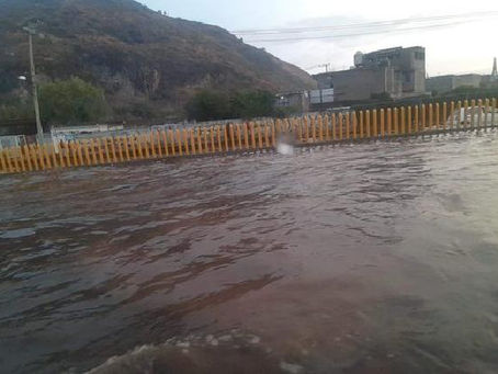 Inundan fuertes lluvias carretera México-Puebla