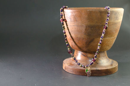 grapenecklace.jpg