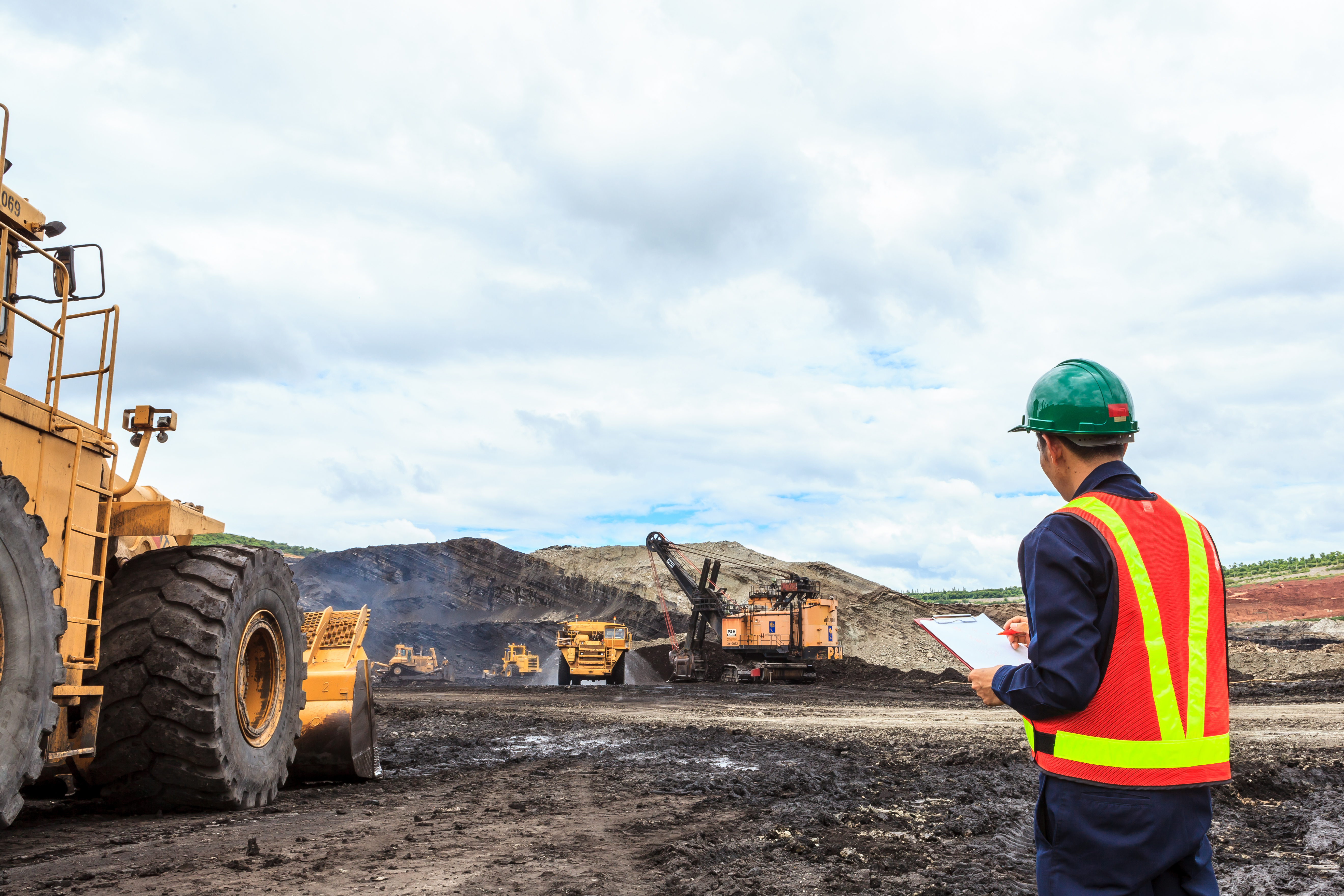 Worker in lignite mine at north of THAILAND.jpg