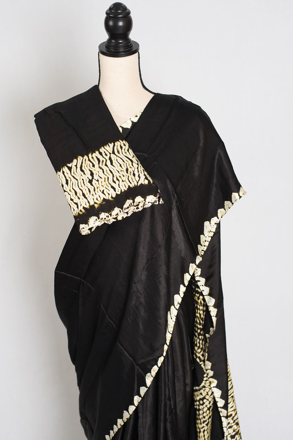Thumbnail: Farah : Modal Silk Bandhani Partywear Saree in Black and Gold