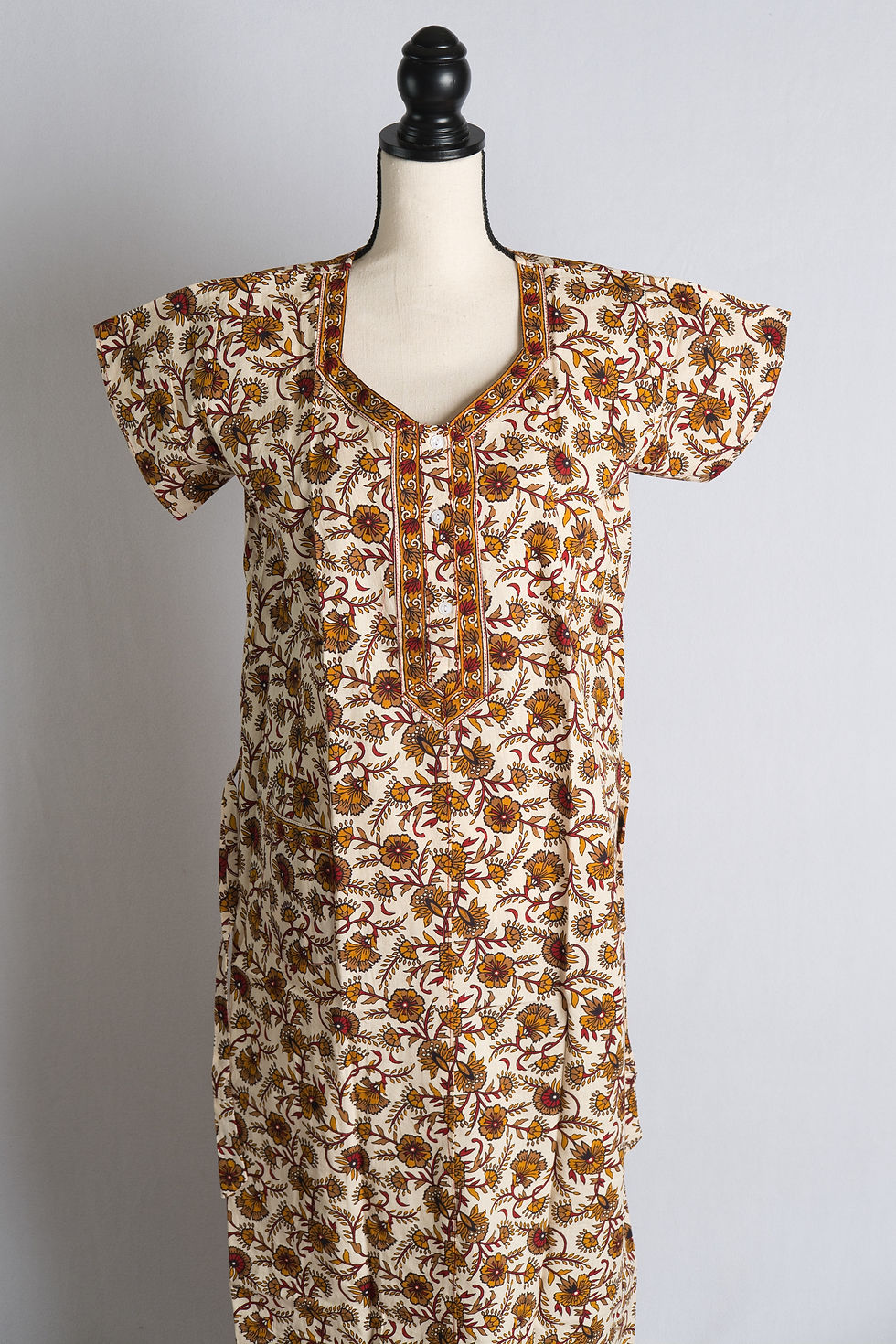 Thumbnail: Long Pure Cotton Ladies Indian Nightwear in Standard Size