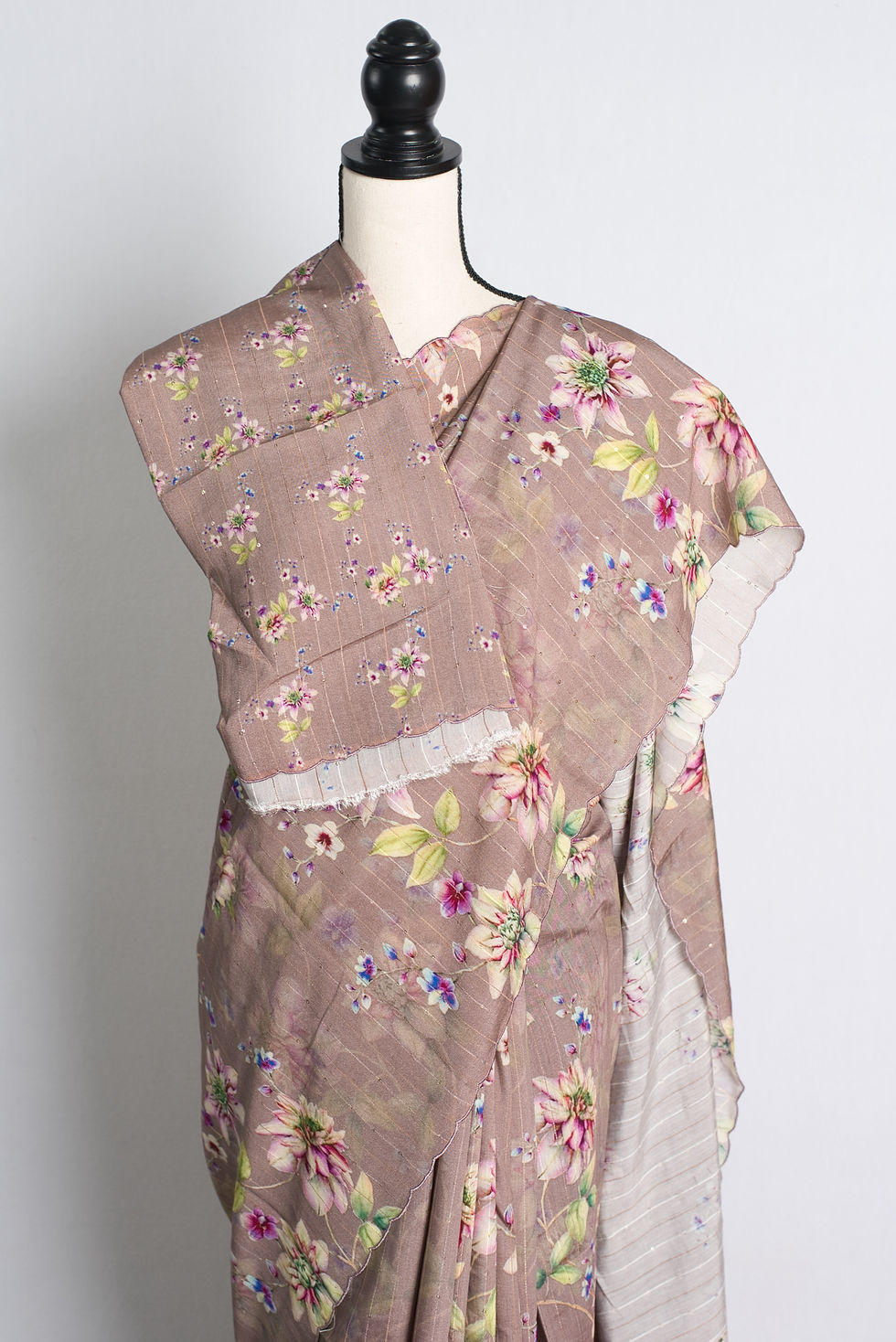 Thumbnail: Dusty Mauve Floral Munga Cotton Saree with Woven Sequins