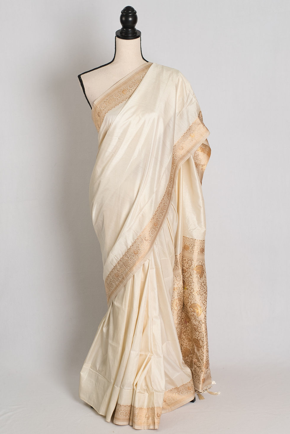 Snigdha : Budget Friendly Blended Valkalam Banarasi Saree in Cream and Gold