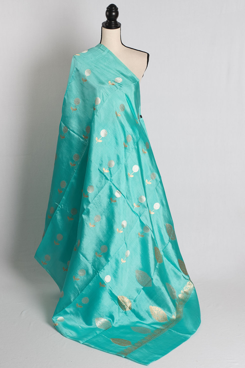 Neela Varnam : Silk Mark Certified Turquoise Blue Satin Katan Banarasi Saree