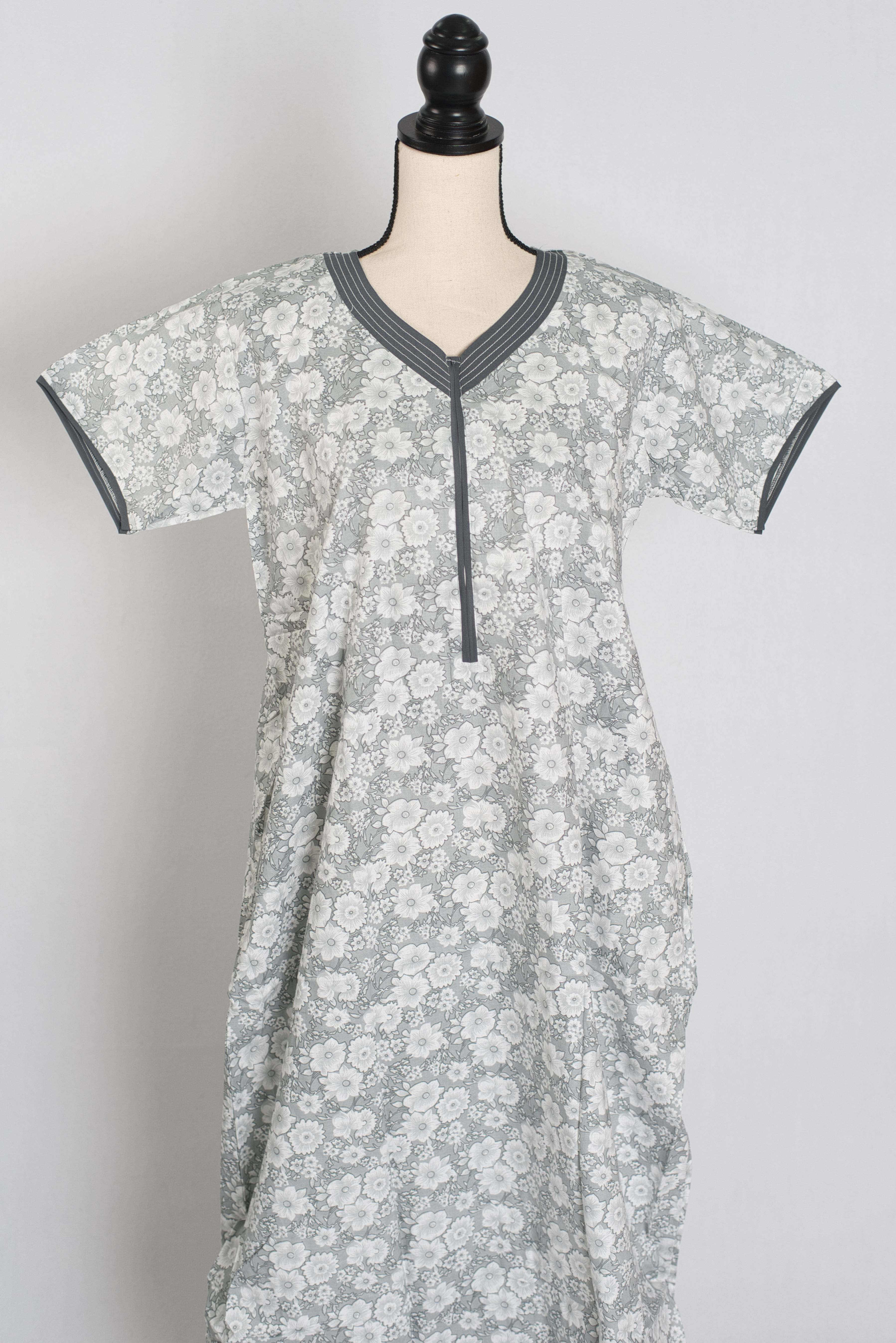 Printed Gray Pure Cotton Nightwear in Regular Size