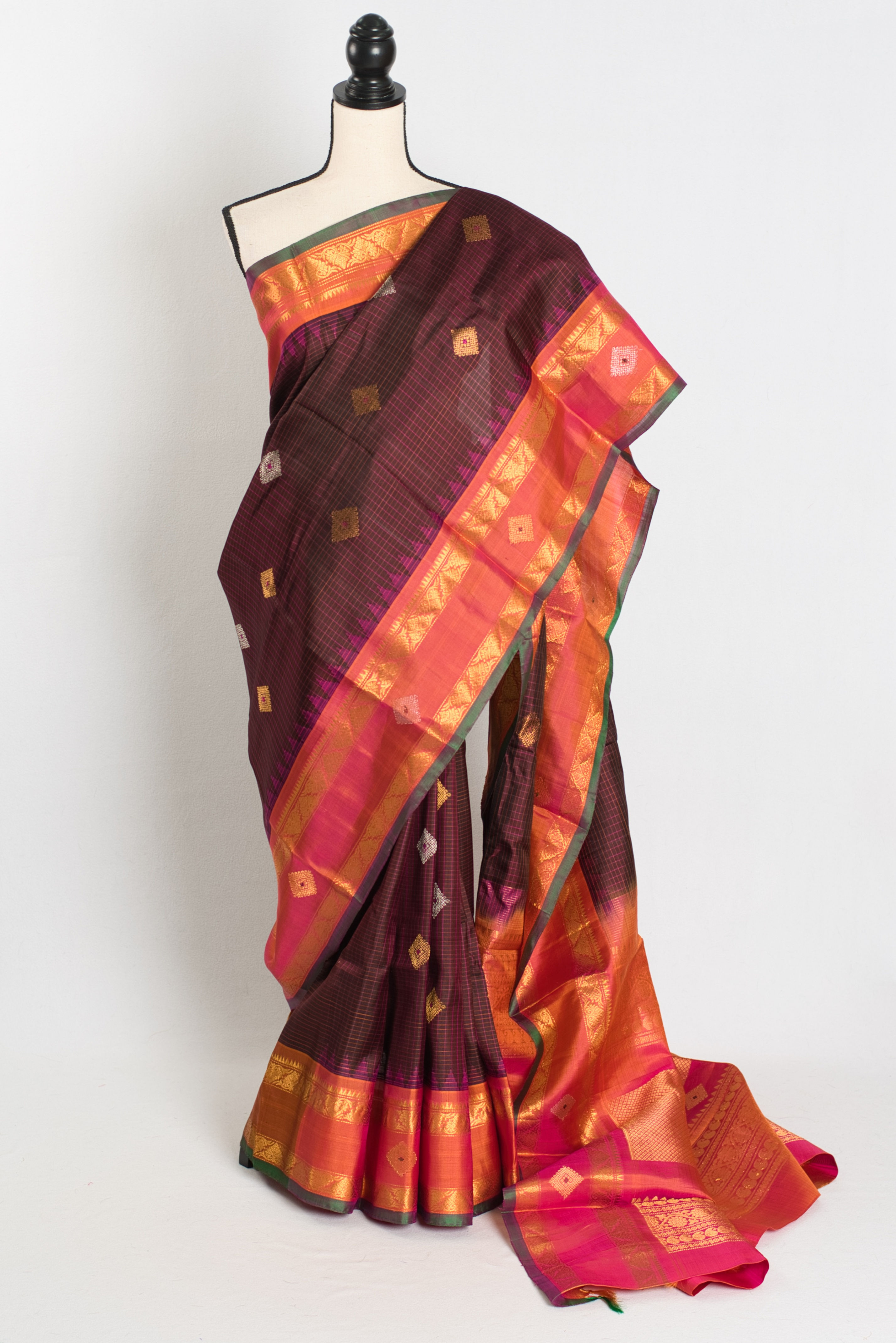 Mrinal : Exclusive Checks Kanji Gadwal Silk Saree in Coffee Brown