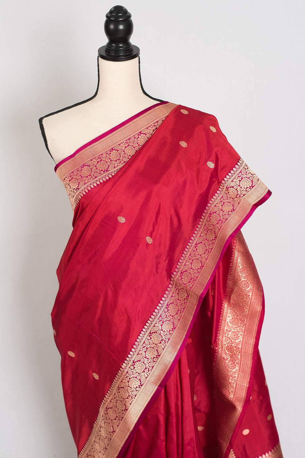 Thumbnail: Nargis : Certified Silk Banarasi Saree in Rosy Red and Magenta