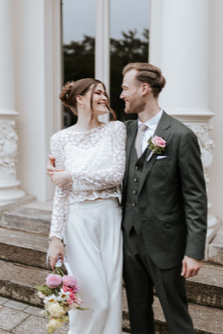 Hochzeitsfotos standesamtliche Trauung in der weißen Villa Elmshorn Herzensbild Hochzeitsfotografin