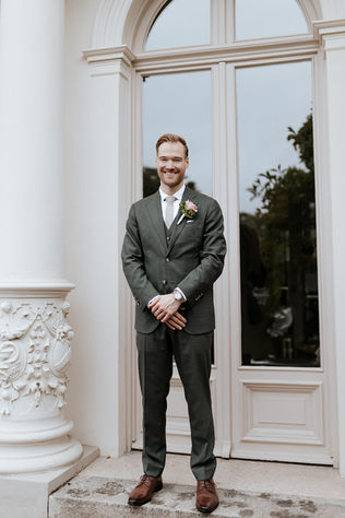 Hochzeitsfotos standesamtliche Trauung in der weißen Villa Elmshorn Herzensbild Hochzeitsfotografin