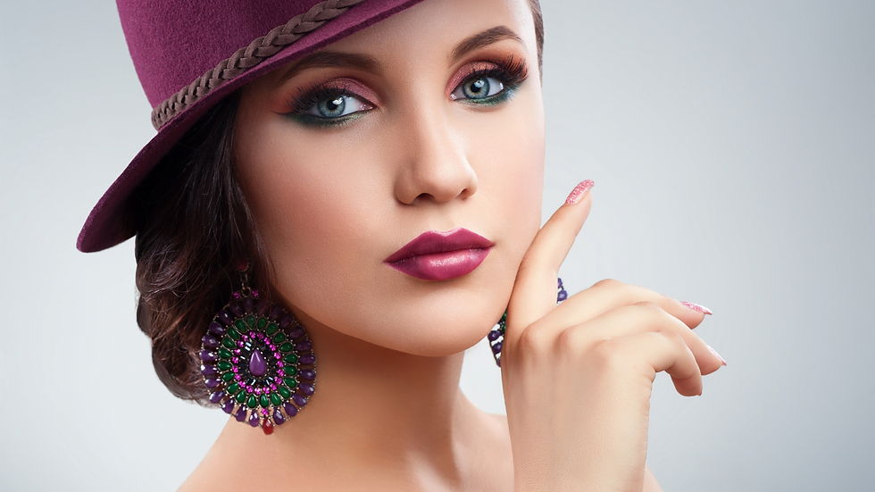 beautiful women wearing a purple hat with green eyes and red lips