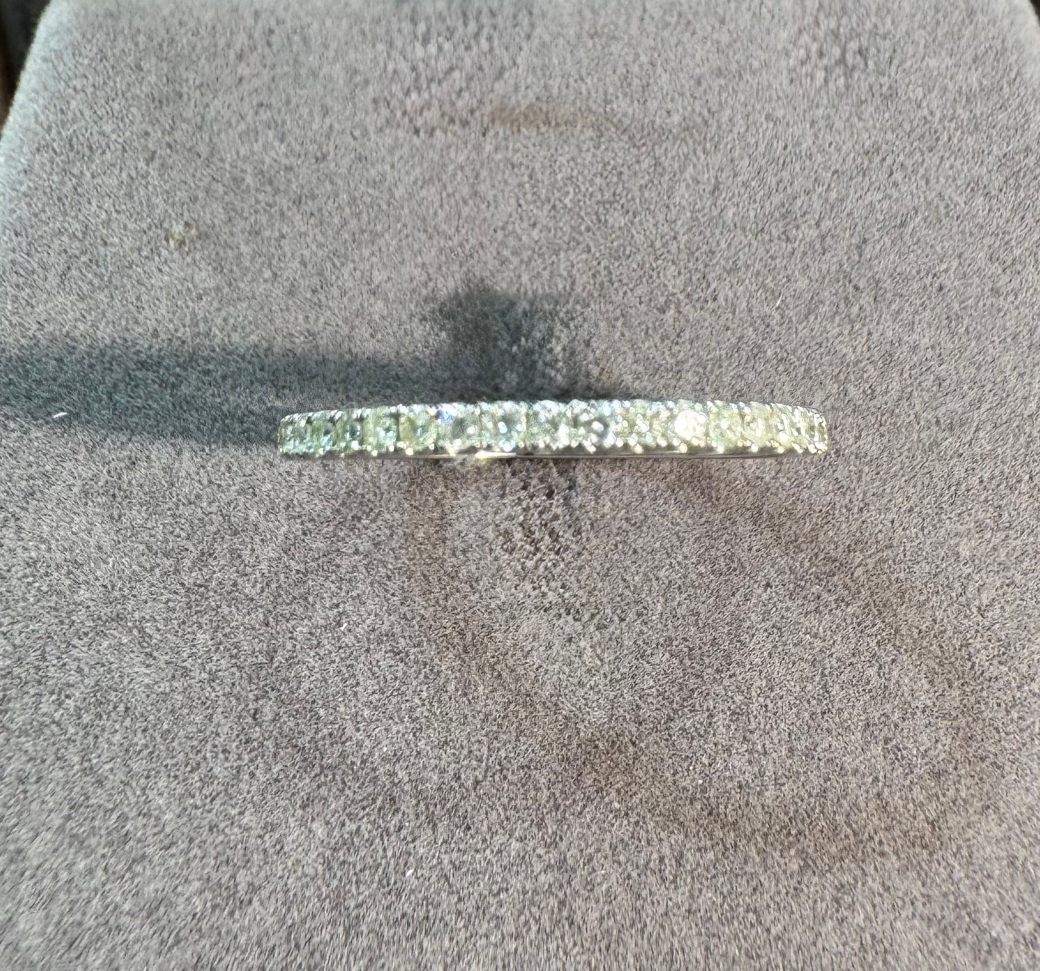 18K gold full circle natural diamond ring