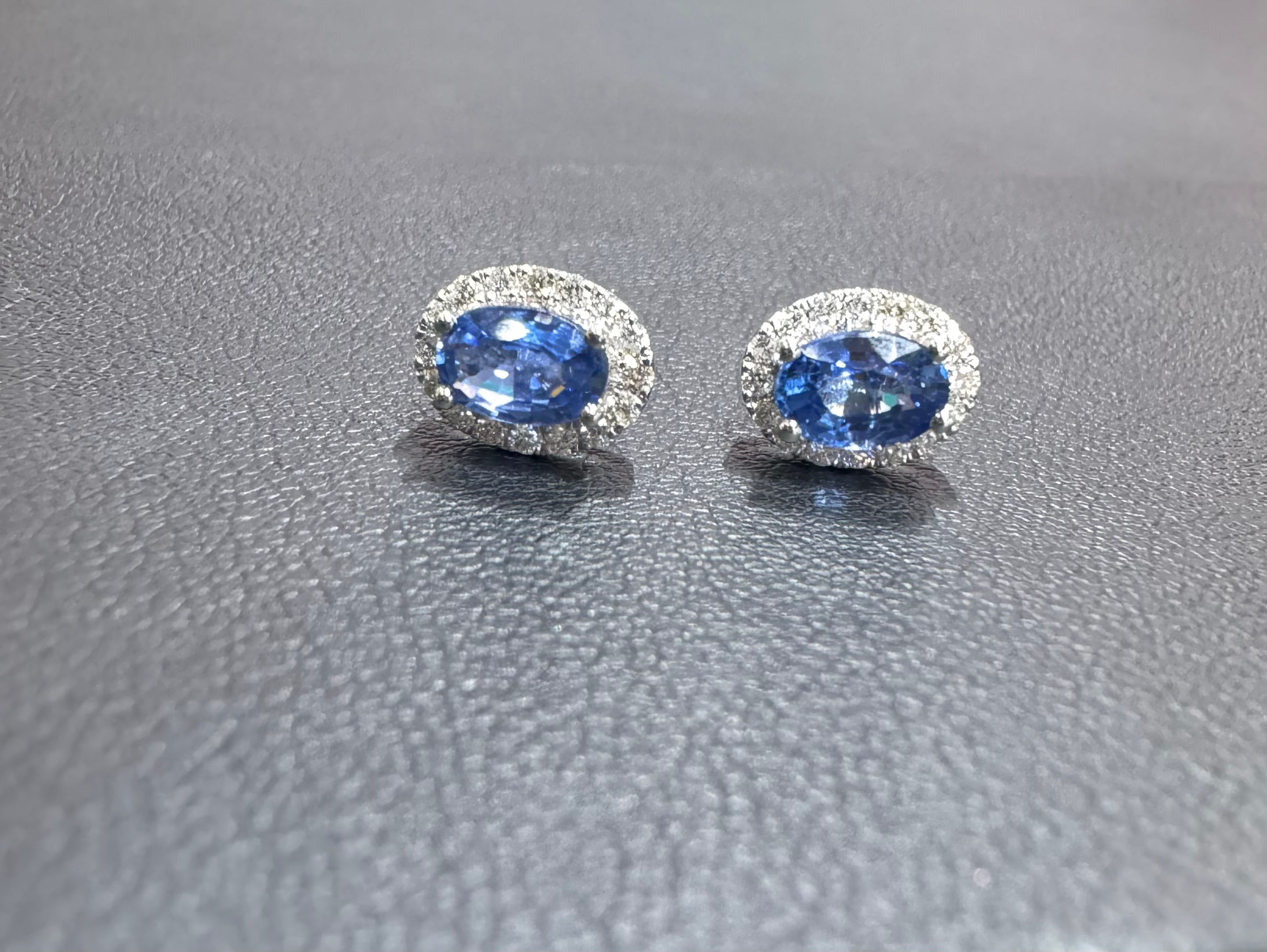 18K 白金蛋形籃寶石天然鑽石耳環