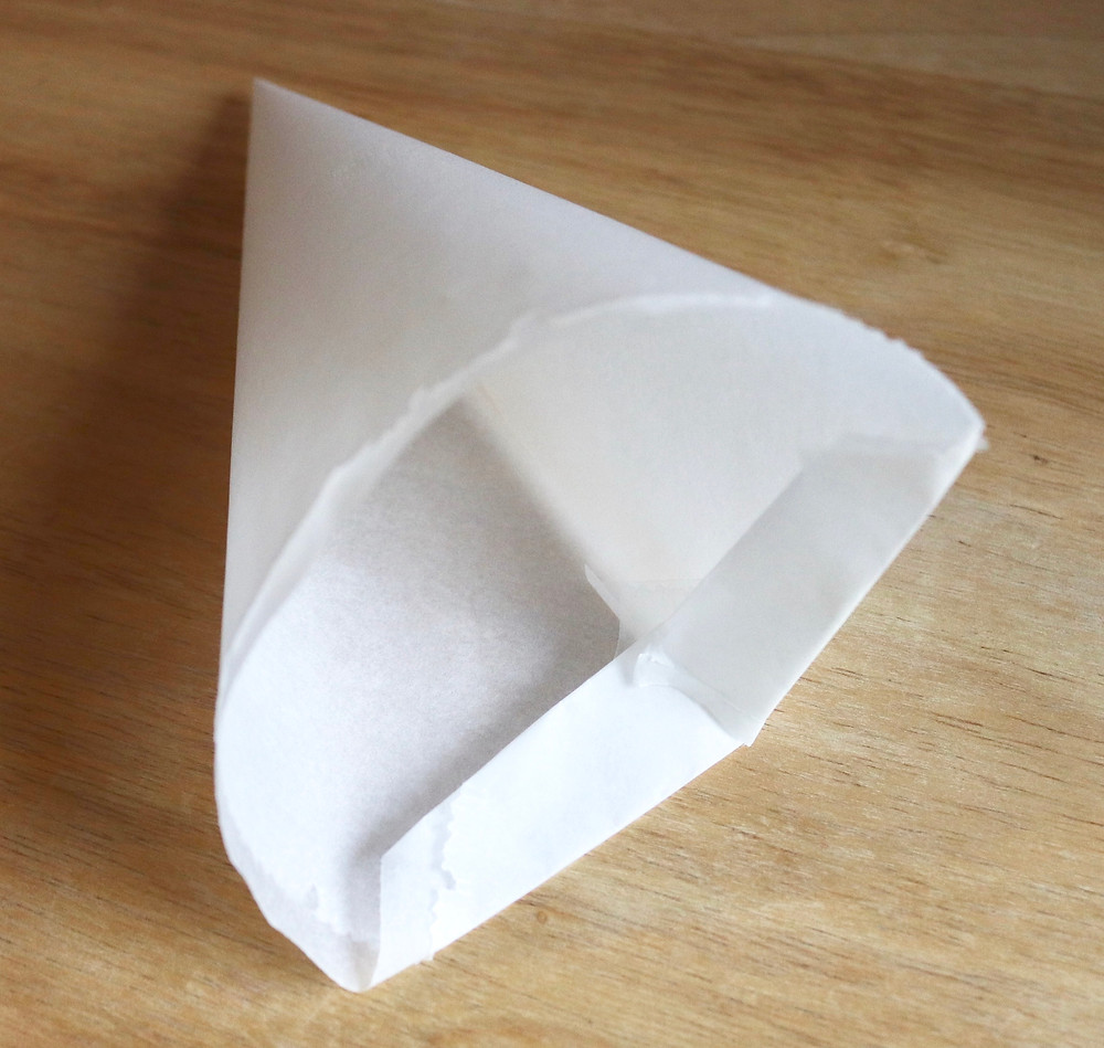 Piping bag for henna