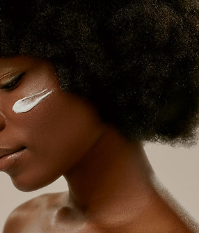 Regerative treatments help to rejuvenate the skin using bio-stimulators  to stimulate elastin, collagen and fibroblasts.Treatments such as Dermafocus polynucleotides (salmon sperm), RegenLabs PRP, bio-filler, Profhilo Structura, Skinvive, HarmonyCA and Ellanse are avaialbel in clinic.