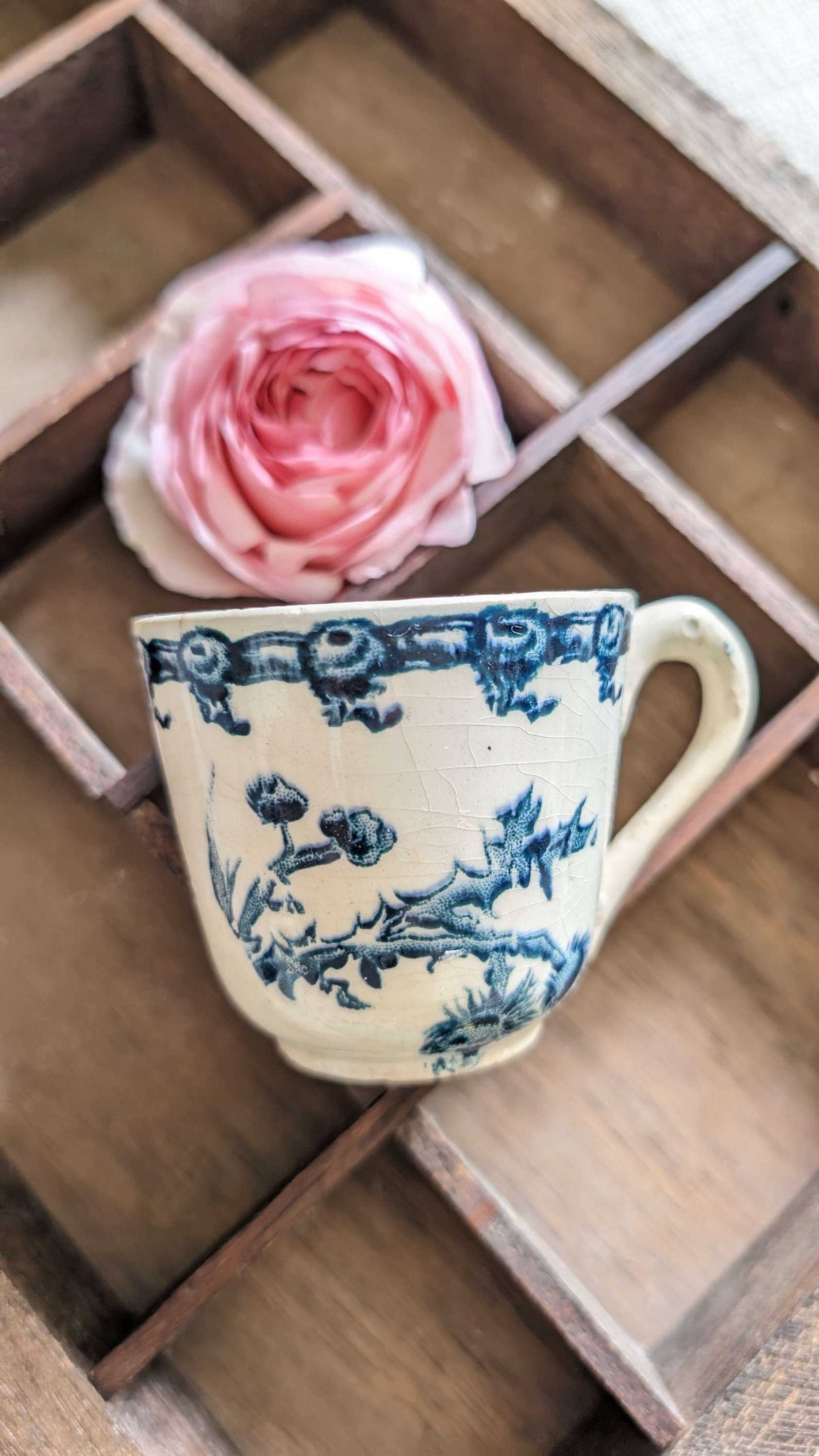 Daphnée la tasse à café Gien 