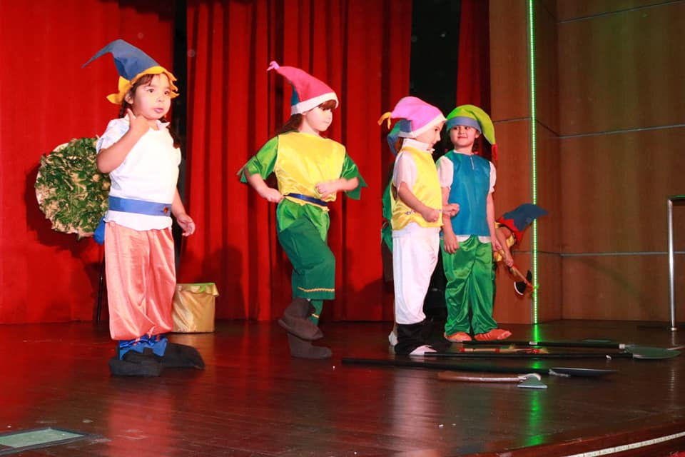 37177596_1100266716808382_56536390843676