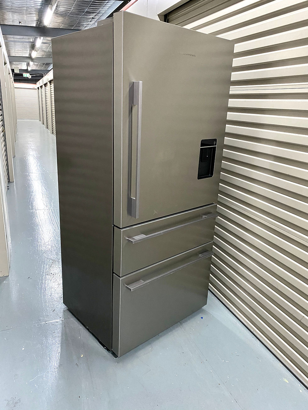 Thumbnail: Fisher and Paykel 526L French door fridge