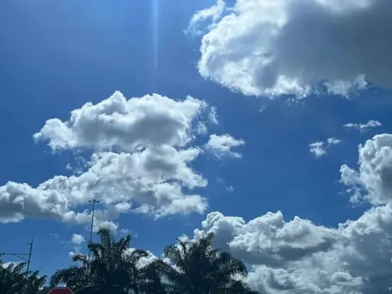 Calor intenso e risco de chuva forte marcam a quinta-feira em todo o Acre